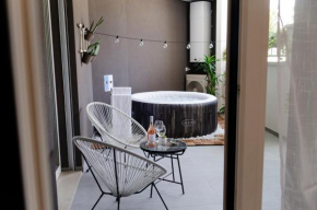 ApuliaLux Design Apartment - Relax, SPA e Free Parking